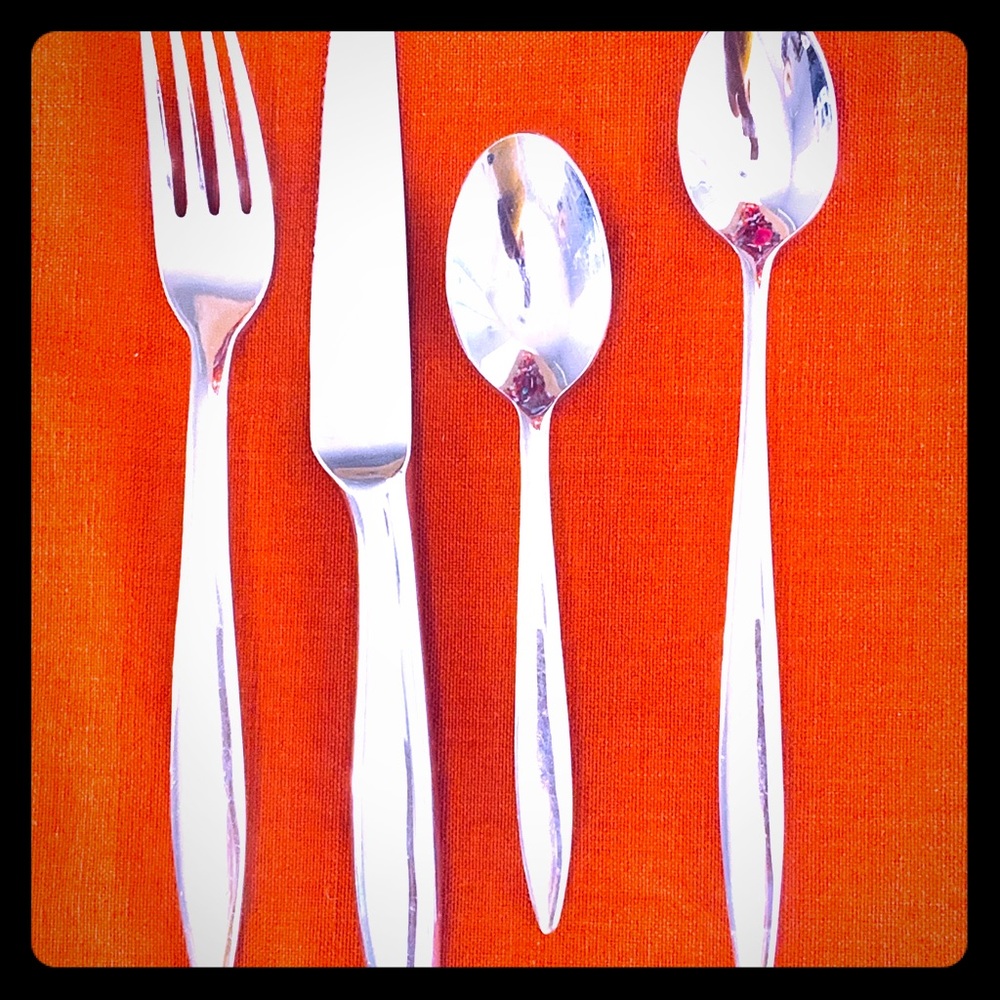 World 18/8 Tableware Stainless (4Pc) Flatware Set